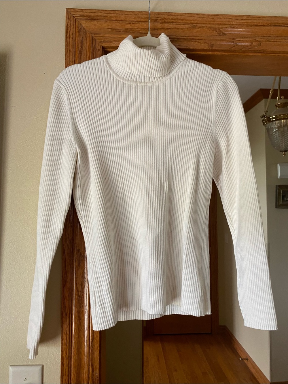 St. John's Bay White Ribbed Turtleneck Long Sleeve Top size L.